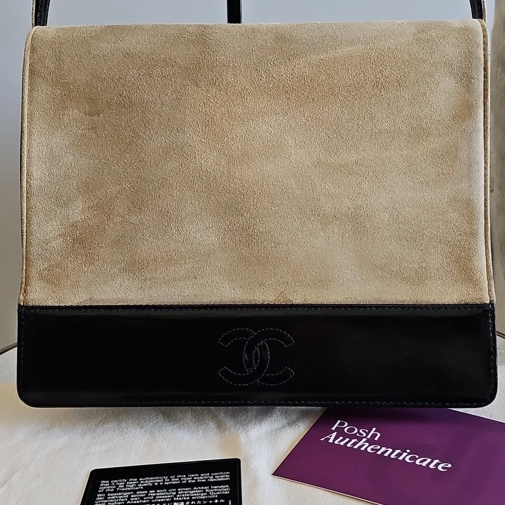 🌟CHANEL🌟 RARE AUTHENTIC Black Patent Leather Suede Flap Bag - Picture 5 of 14